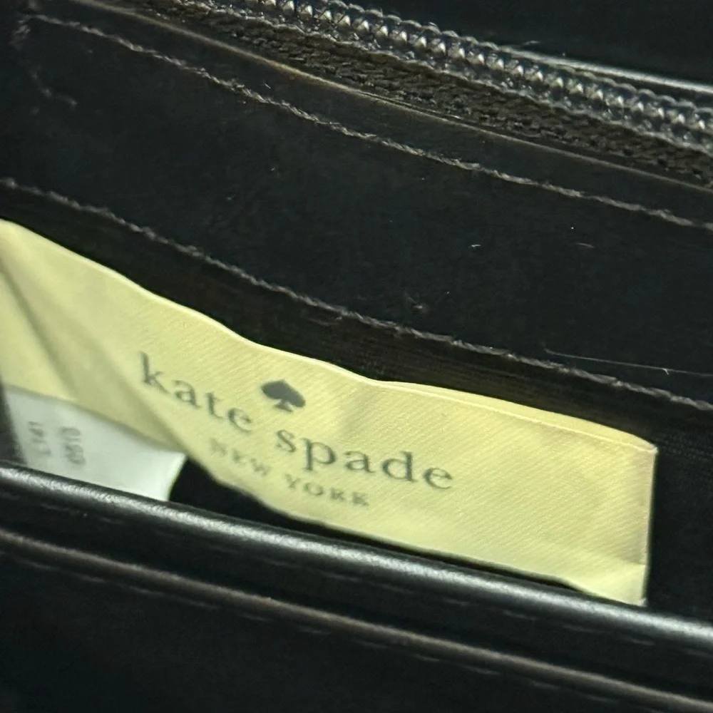 KATE SPADE - BLACK WHITE PATENT LEATHER NY CEDAR STREET LACEY LONG ZIP WALLET